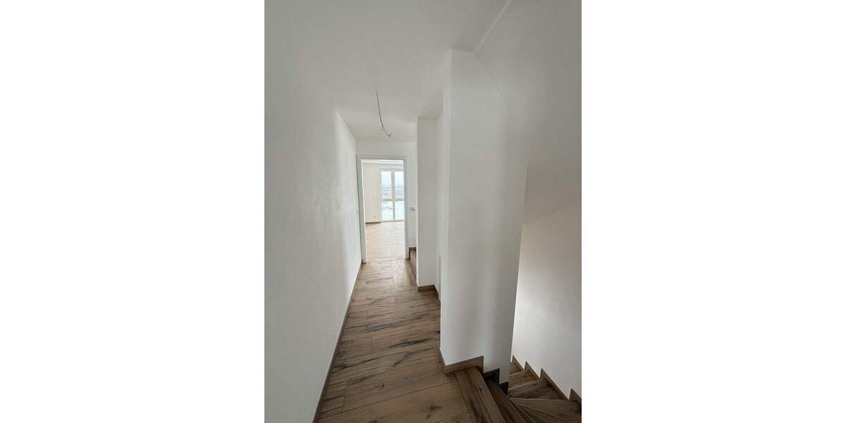 Einfamilienhaus Köfering - 4 Zimmer, 150 m&sup2;, 2.100&euro; | Angebot:25702670