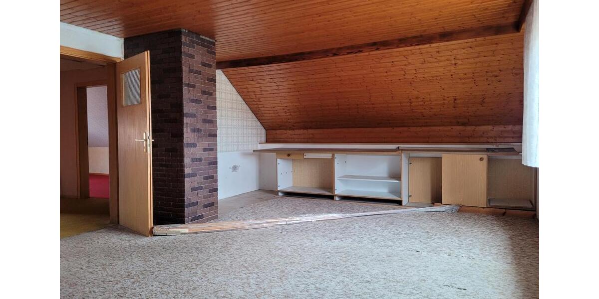 Einfamilienhaus Oberleichtersbach - 8 Zimmer, 211 m&sup2;, 189.000&euro; | Angebot:26433635