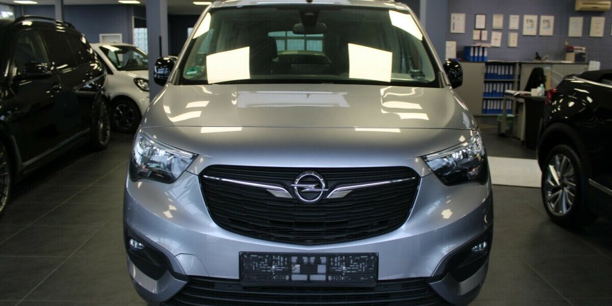 Opel Combo-e Life Ultimate 27.035 km 19.980 € Euskirchen 53881