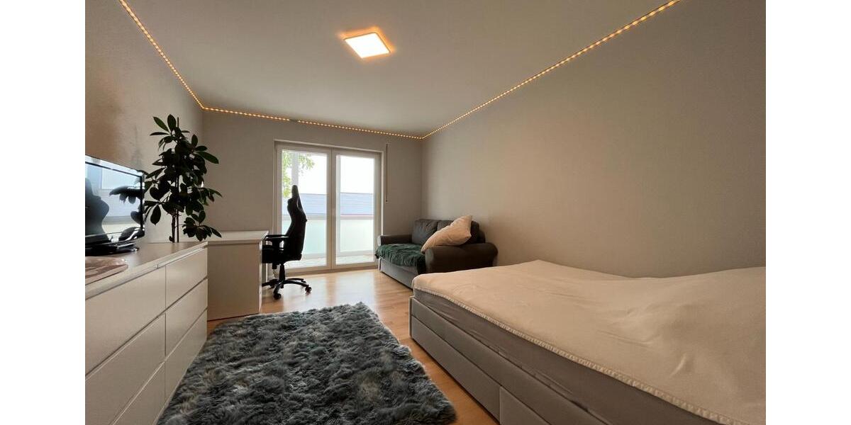 Sonnige 3-Zi-Whg. mit EBK, 2 Balkonen, Wintergarten, von privat 3 zimmer