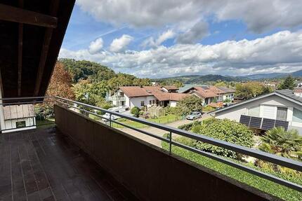 Dachgeschosswohnung mit Rheinblick | Balkon, Keller und Garage zimmer