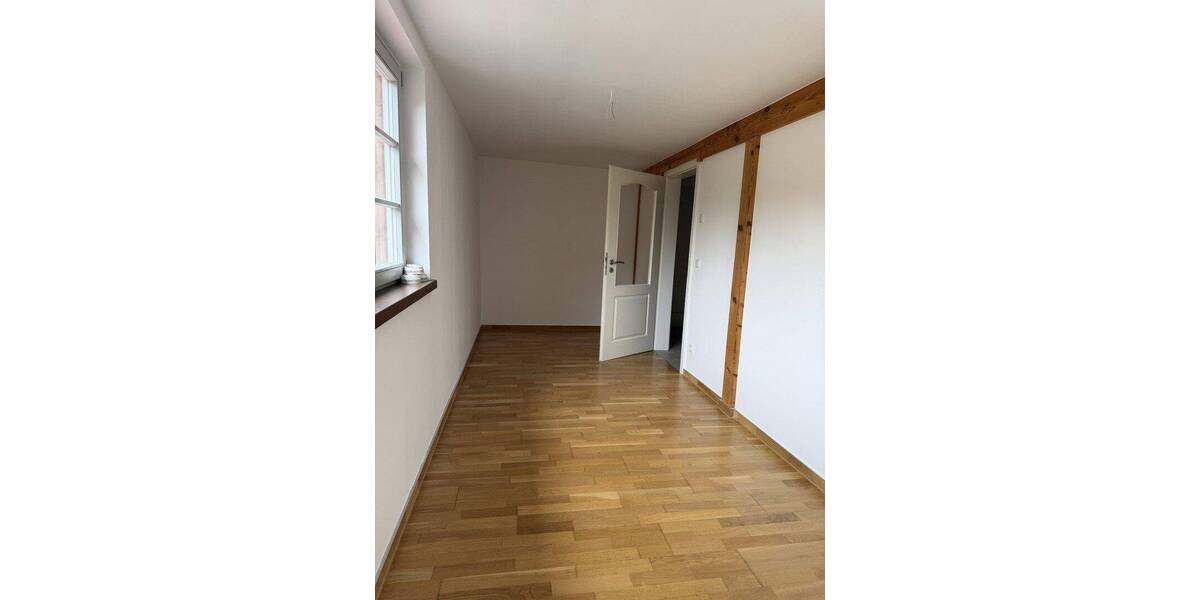 Reihenmittelhaus Pirna ot Graupa Graupa - 5 Zimmer, 195 m&sup2;, 1.950&euro; | Angebot:26827048