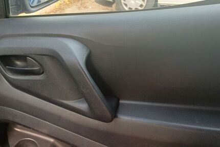 Peugeot Partner 107.000 km 4.100 &euro; München 81927