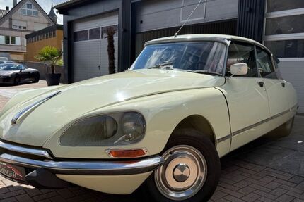 Citroen DS 127.000 km 22.900 &euro; Floß 92685