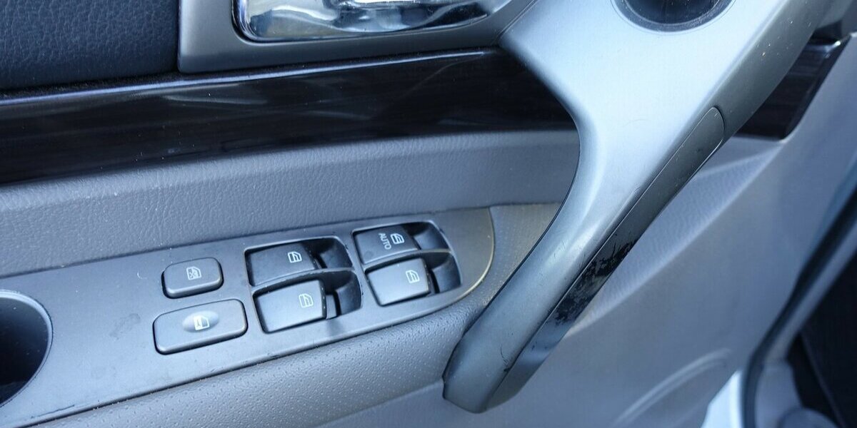 SsangYong Rodius 7-Sitzer Sitzheizung Ganzjahresreifen Alu 129.400 km 7.950 &euro; Neumarkt/OPf 92318