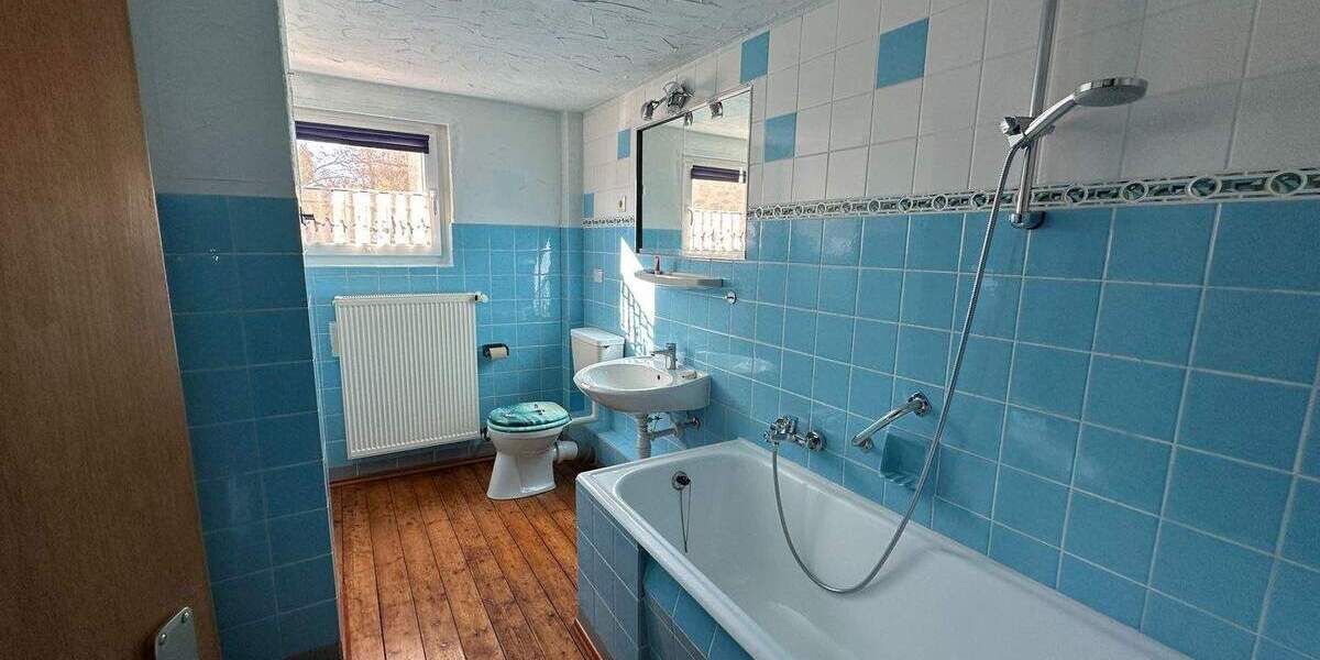 Einfamilienhaus Fritzlar - 6 Zimmer, 145 m&sup2;, 150.000&euro; | Angebot:25385502