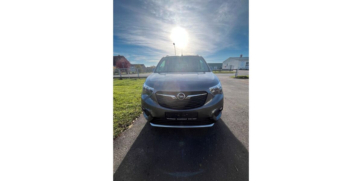 Opel Combo Life 64.000 km 15.950 € Petschow 18196