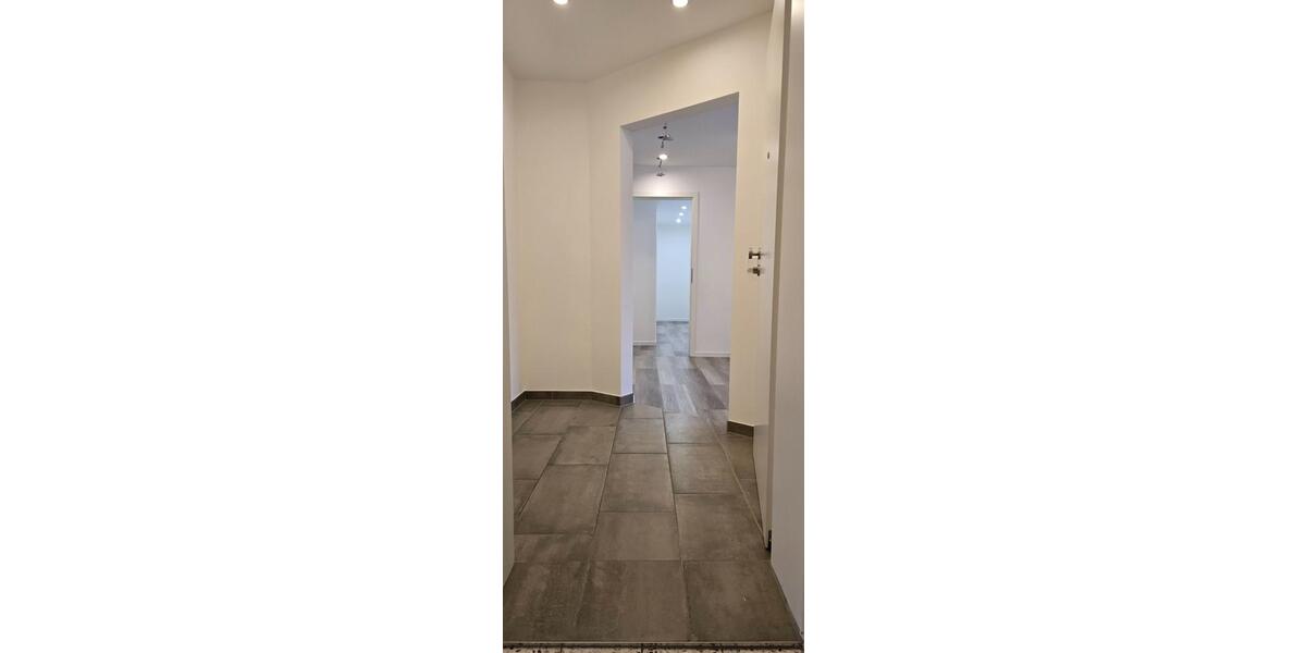 Dachgeschoßwohnung Augustdorf - 4 Zimmer, 75 m&sup2;, 600&euro; | Angebot:24330064