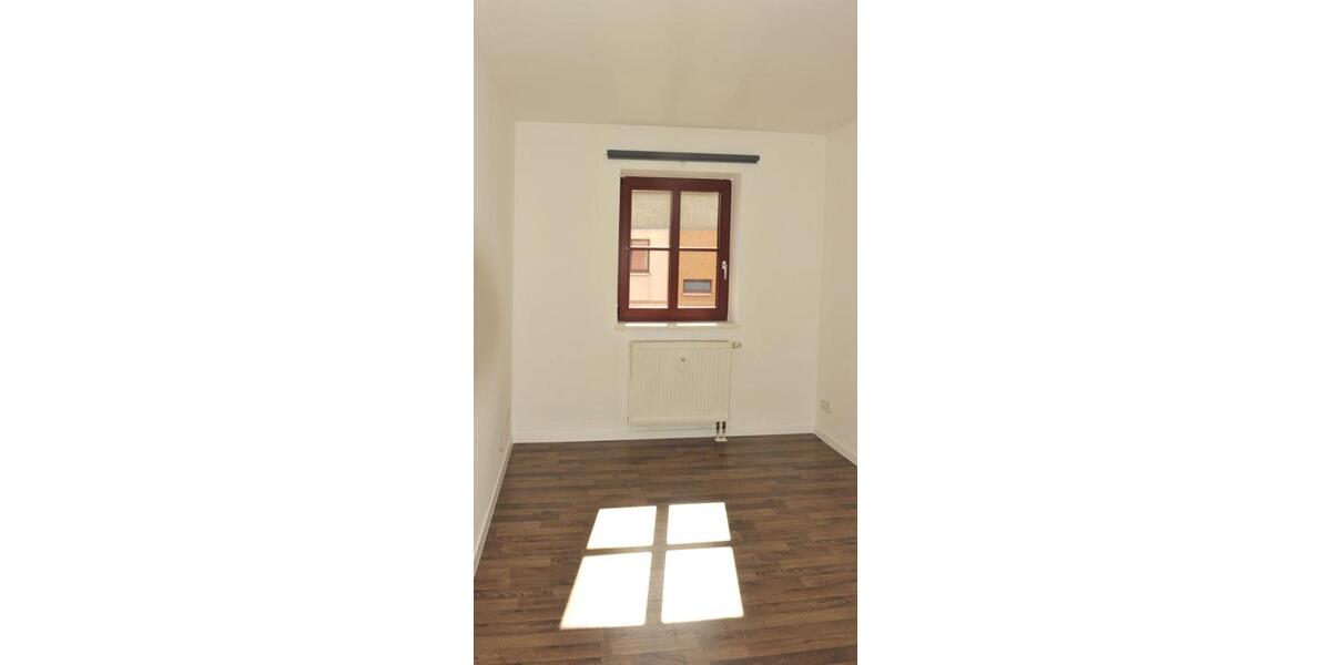 Dachgeschoßwohnung Zwickau - 2 Zimmer, 60 m&sup2;, 510&euro; | Angebot:26071725