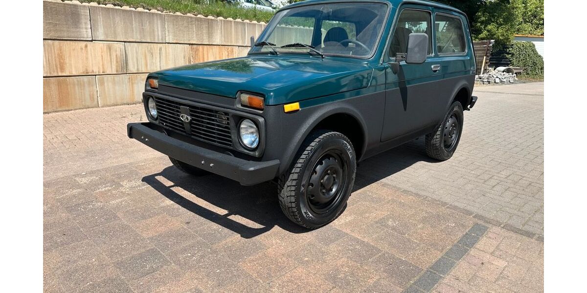 Lada Niva 82.000 km 5.490 &euro; Wahlrod 57614