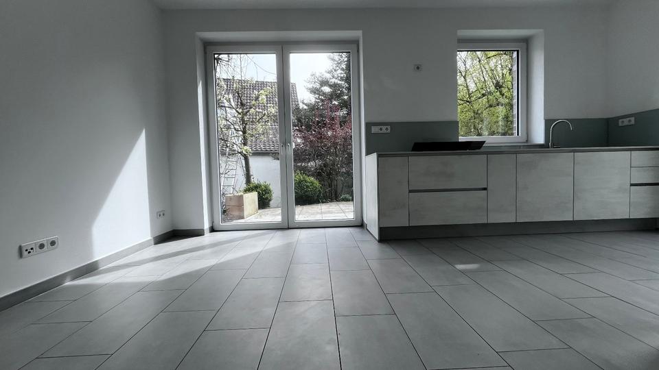 Einfamilienhaus Bad Pyrmont - 4 Zimmer, 180 m&sup2;, 1.600&euro; | Angebot:26470340