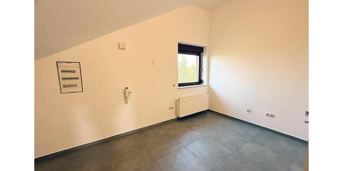 Dachgeschoßwohnung Issum - 5 Zimmer, 140 m&sup2;, 1.300&euro; | Angebot:26249906