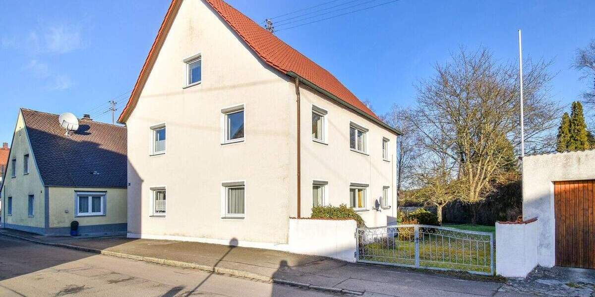 AIGNER - Sanierungsbedürftiges Zweifamilienhaus mit Ausbaupotenzial in Wasserburg 6 zimmer