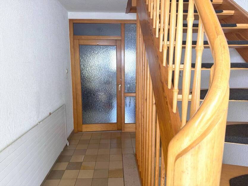 Zweifamilienhaus mit Ausbaureserve in ruhiger Feldrandlage