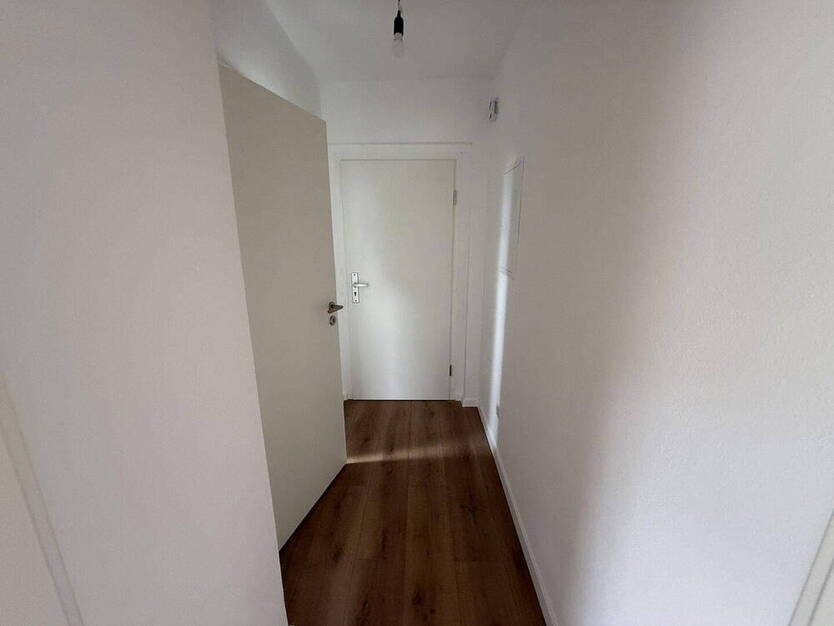 Frisch sanierte 44 m² Dachgeschoss-SingleWohnung - nur 3 Min. zum Phoenixsee, Dortmund-Schüren