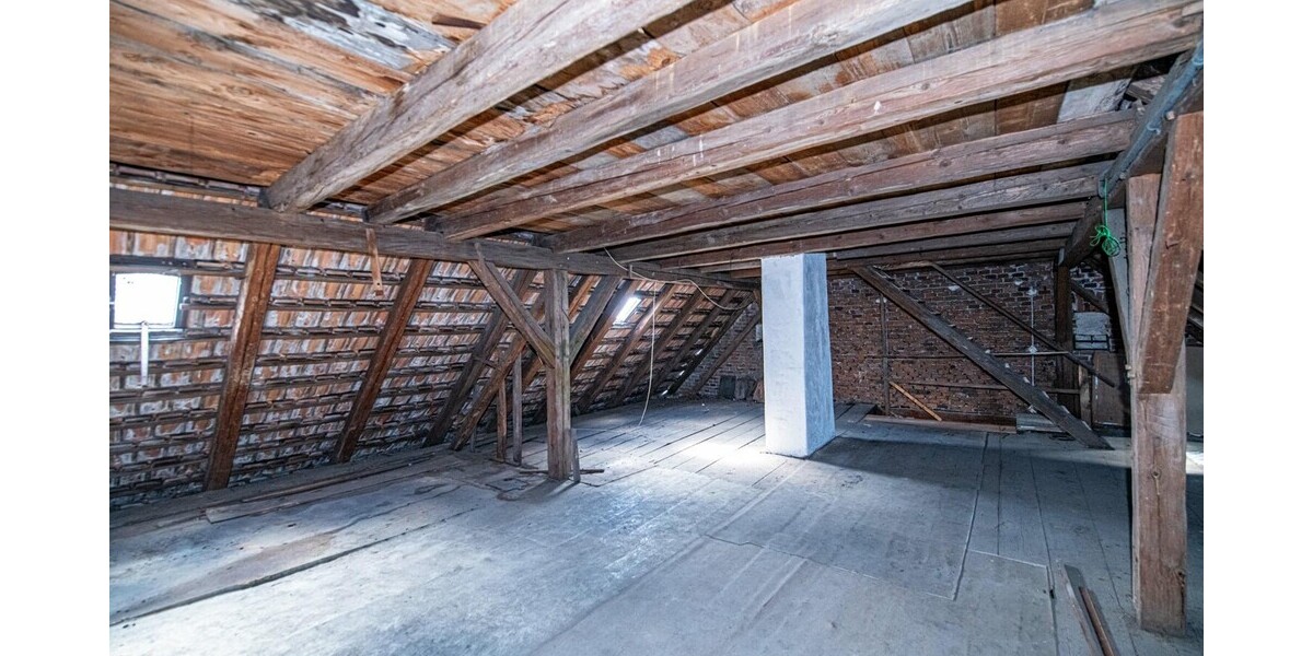 Großzügiges Zweifamilienhaus mit verborgenem Garten in der Innenstadt von Cham - Mehrfamilienhaus, Wohnhaus Cham | Angebot:26298154