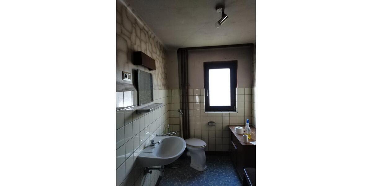 Einfamilienhaus Weiskirchen - 7 Zimmer, 145 m&sup2;, 145.000&euro; | Angebot:23578378