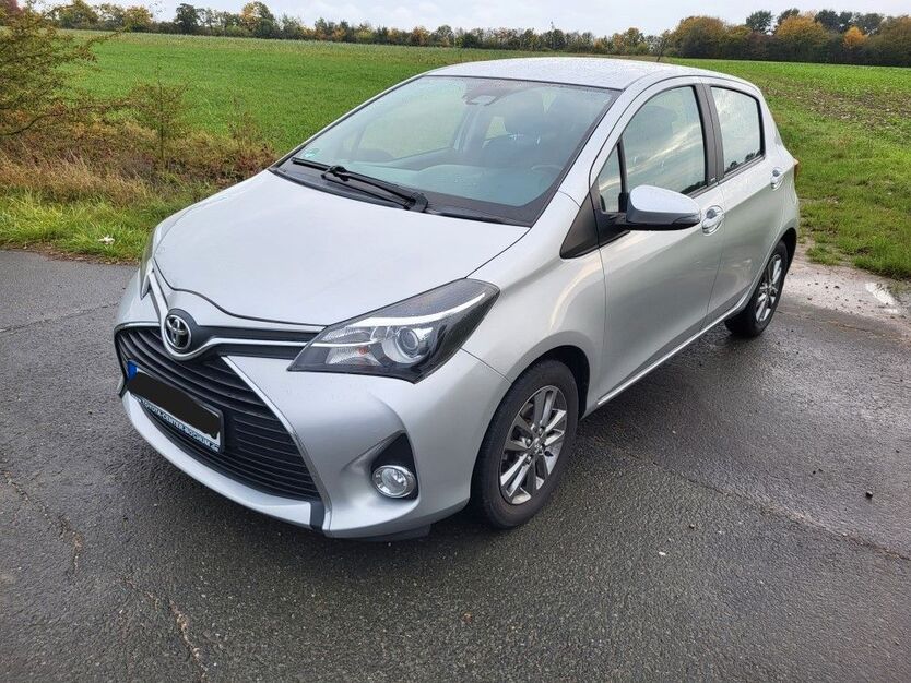 Toyota Yaris 48.903 km 10.550 € Paderborn 33100