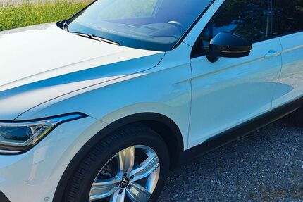 VW Tiguan 69.000 km 28.300 &euro; Weil am rhein 79576