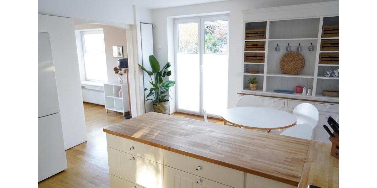 Erdgeschoßwohnung Starnberg - 4 Zimmer, 120 m&sup2;, 2.390&euro; | Angebot:24842130