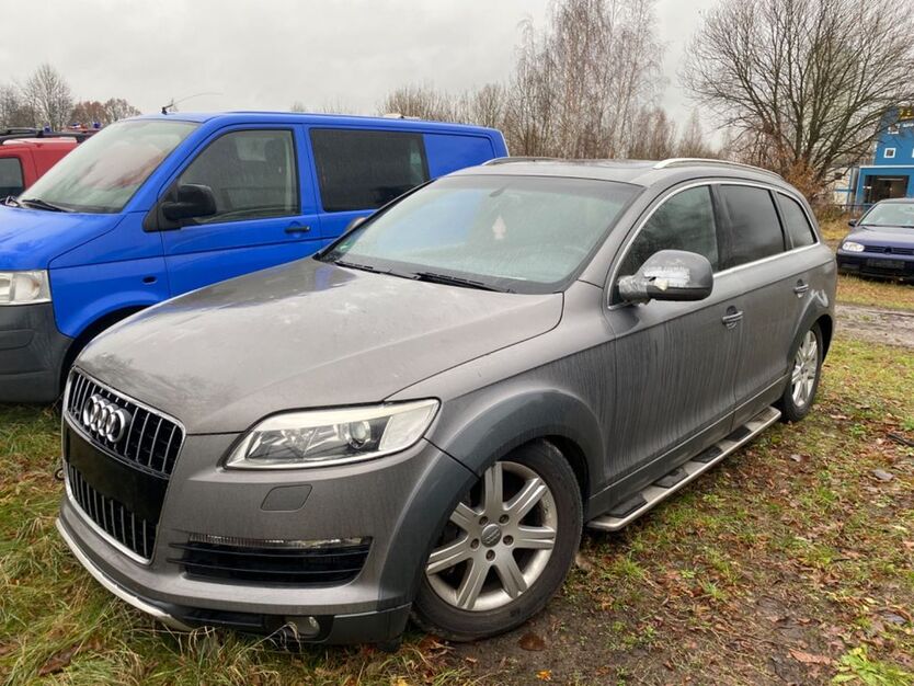 Audi Q7 320.000 km 3.990 € Chemnitz 09114