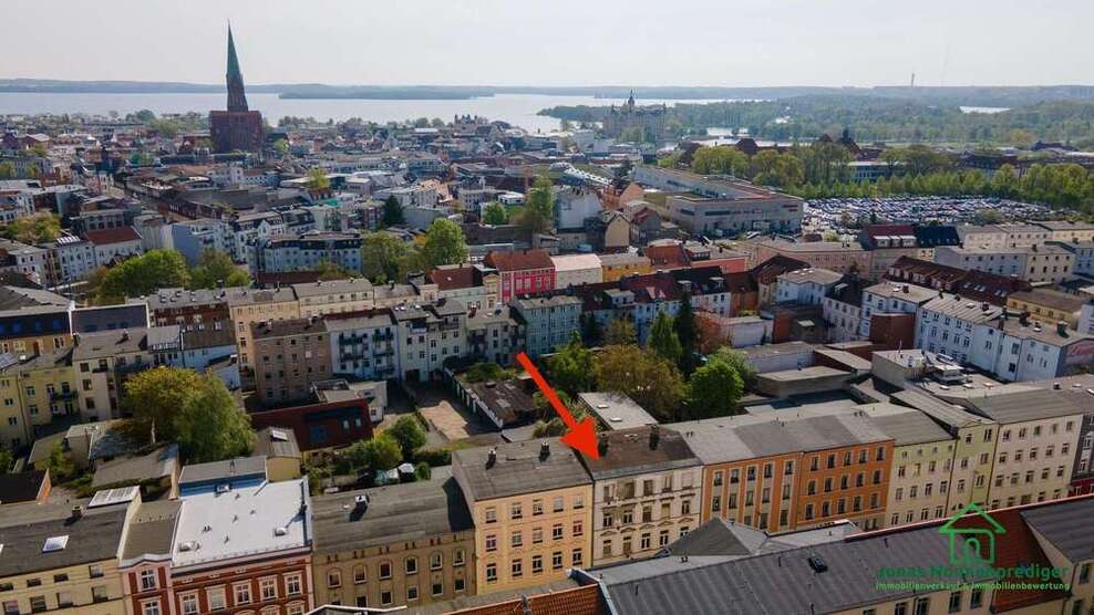 Haus zum Kaufen in Schwerin 310.000 € 428 m²