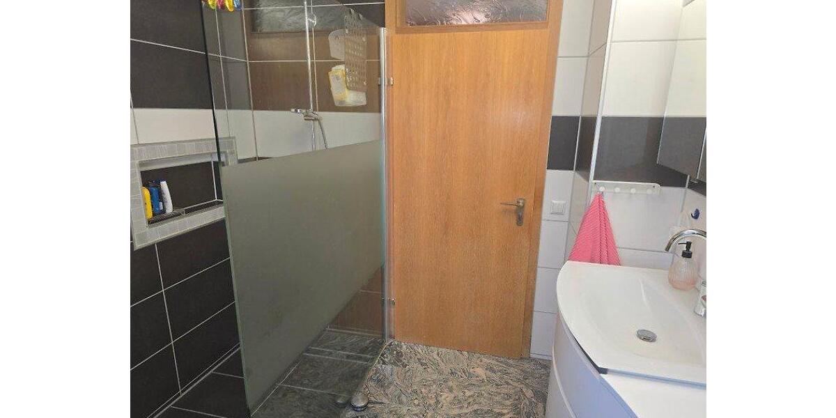 Mehrfamilienhaus, Wohnhaus Rottenburg am Neckar - 9 Zimmer, 223 m&sup2;, 749.000&euro; | Angebot:26639408