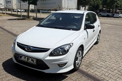Hyundai i30 31.651 km 5.790 &euro; Karlsruhe 76189
