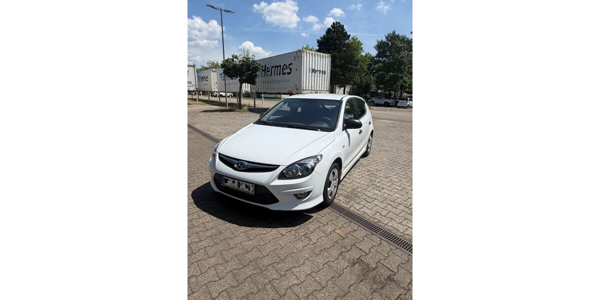 Hyundai i30 31.651 km 5.790 &euro; Karlsruhe 76189