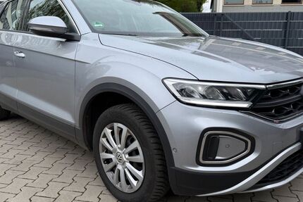 VW T-Roc 71.084 km 18.900 &euro; Frankfurt am Main / Bergen-Enkheim 60388