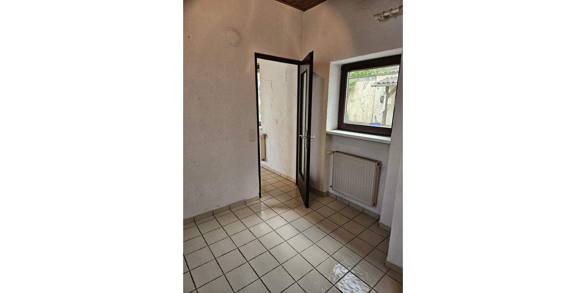 Mehrfamilienhaus, Wohnhaus Ludwigshafen Rheingönheim - 8 Zimmer, 206 m&sup2;, 550.000&euro; | Angebot:24635031