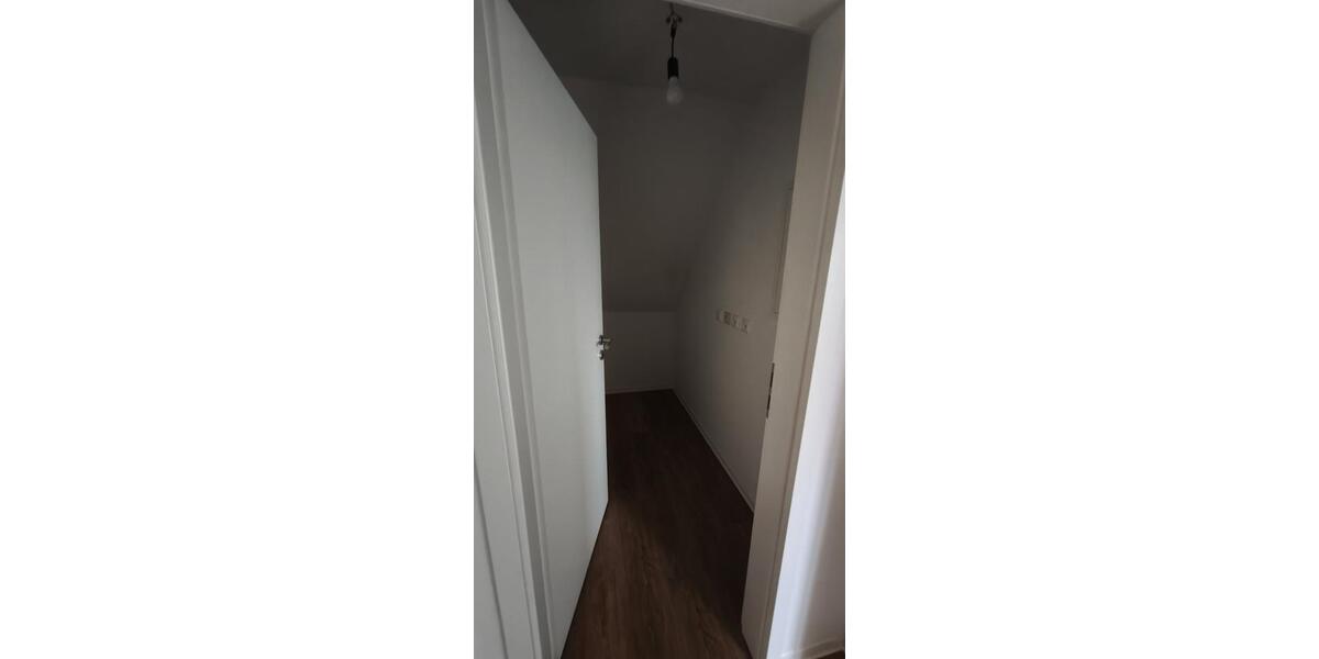 Dachgeschoßwohnung Burg - 3 Zimmer, 89 m&sup2;, 623&euro; | Angebot:26146127