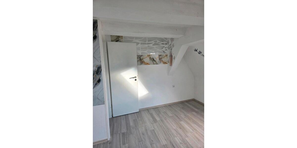 Dachgeschoßwohnung Meßkirch - 4 Zimmer, 100 m&sup2;, 700&euro; | Angebot:25540111