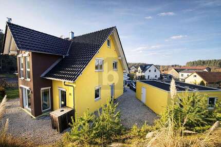 Haus Plech - 7 Zimmer, 192 m&sup2;, 2.100&euro; | Angebot:25549339