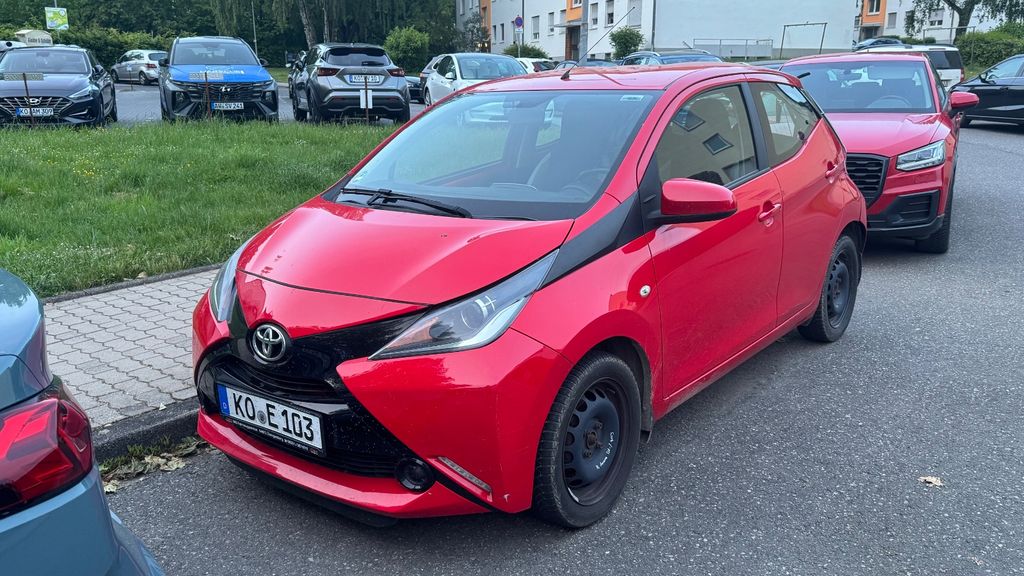 Toyota Aygo (X) 156.000 km 4.699 &euro; Koblenz 56077