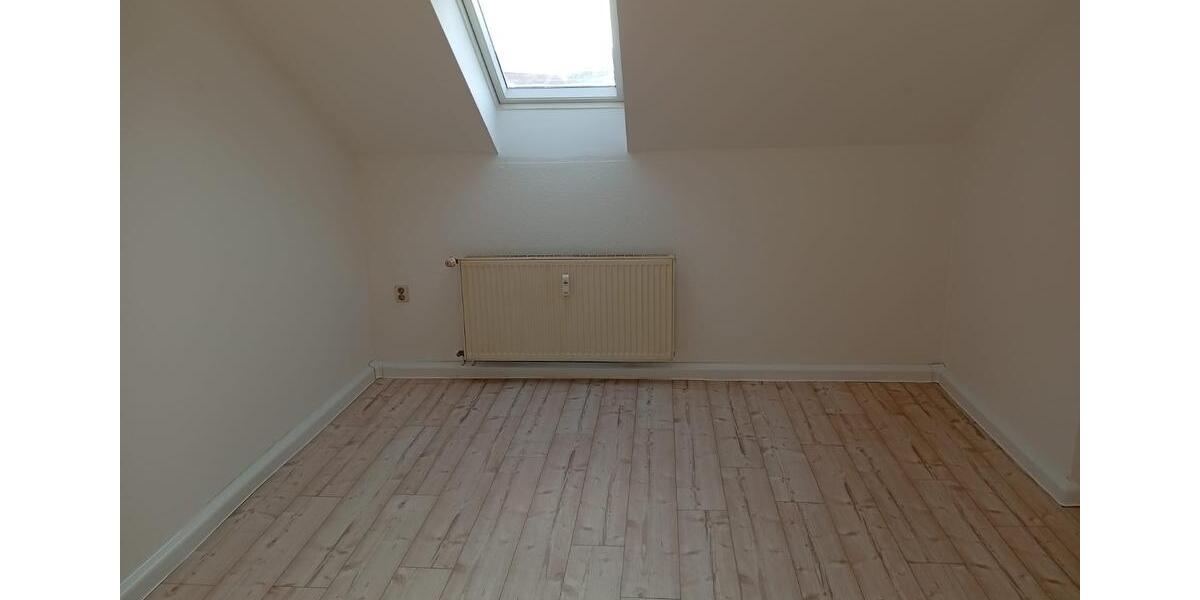 Dachgeschoßwohnung Freital - 3 Zimmer, 68 m&sup2;, 470&euro; | Angebot:25378460