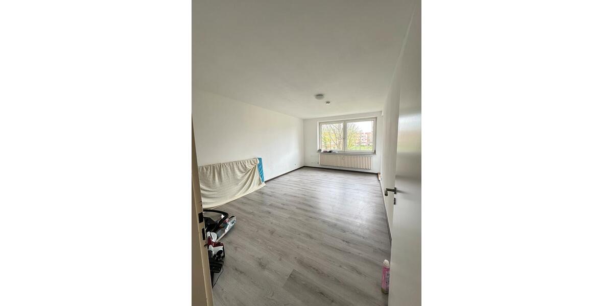Erdgeschoßwohnung Norden - 3 Zimmer, 66 m&sup2;, 450&euro; | Angebot:26299510