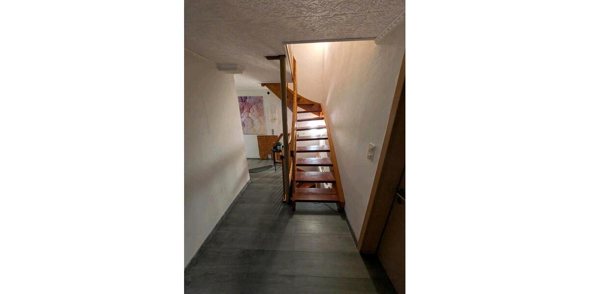 Einfamilienhaus Nentershausen - 3 Zimmer, 110 m&sup2;, 750&euro; | Angebot:26038648