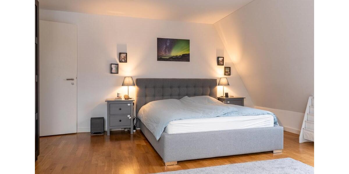 Dachgeschoßwohnung Berlin Lichtenberg - 3.5 Zimmer, 108 m&sup2;, 2.000&euro; | Angebot:26699559