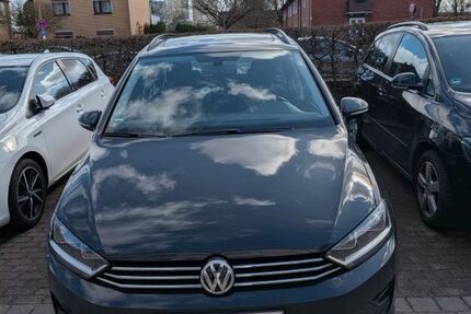 VW Golf Sportsvan 124.000 km 10.900 &euro; lübeck 23554