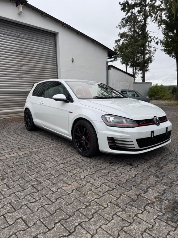 VW Golf 171.000 km 13.800 € Bad Camberg 65520