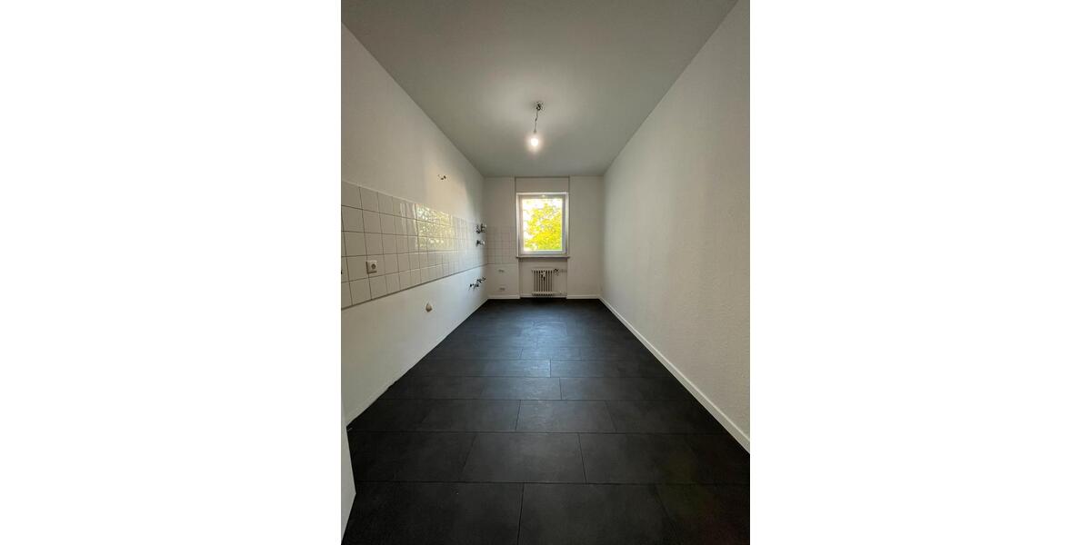 Etagenwohnung Wiesbaden Biebrich - 5 Zimmer, 104 m&sup2;, 1.800&euro; | Angebot:26533073