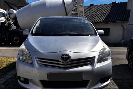 Toyota Verso 204.000 km 7.500 &euro; Gilzem 54298