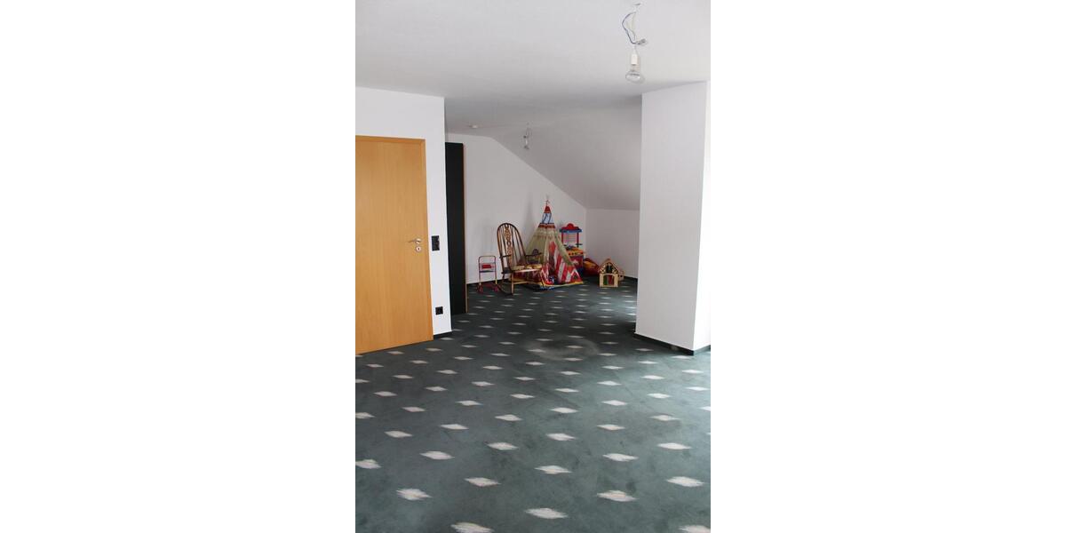Einfamilienhaus Plochingen - 7 Zimmer, 209 m&sup2;, 2.120&euro; | Angebot:24628631