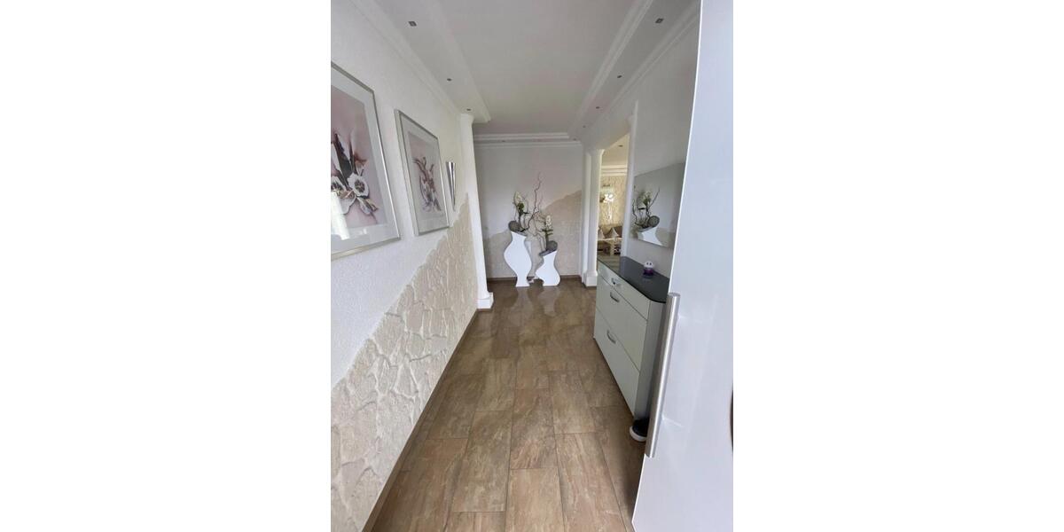 Bungalow Porta Westfalica - 5 Zimmer, 142 m&sup2;, 2.500&euro; | Angebot:25313042