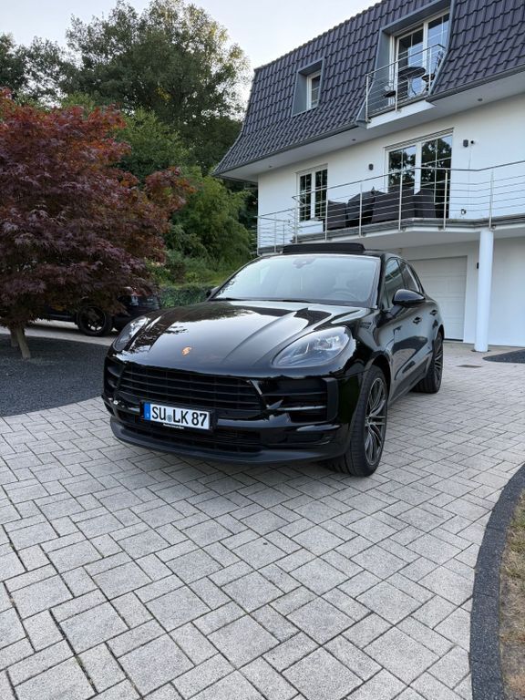 Porsche Macan 97.000 km 45.900 € Siegburg 53721