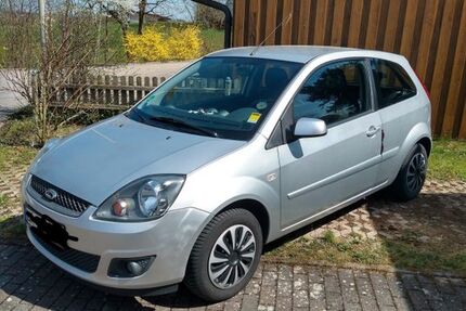 Ford Fiesta 74.900 km 3.100 &euro; Altfraunhofen 84169