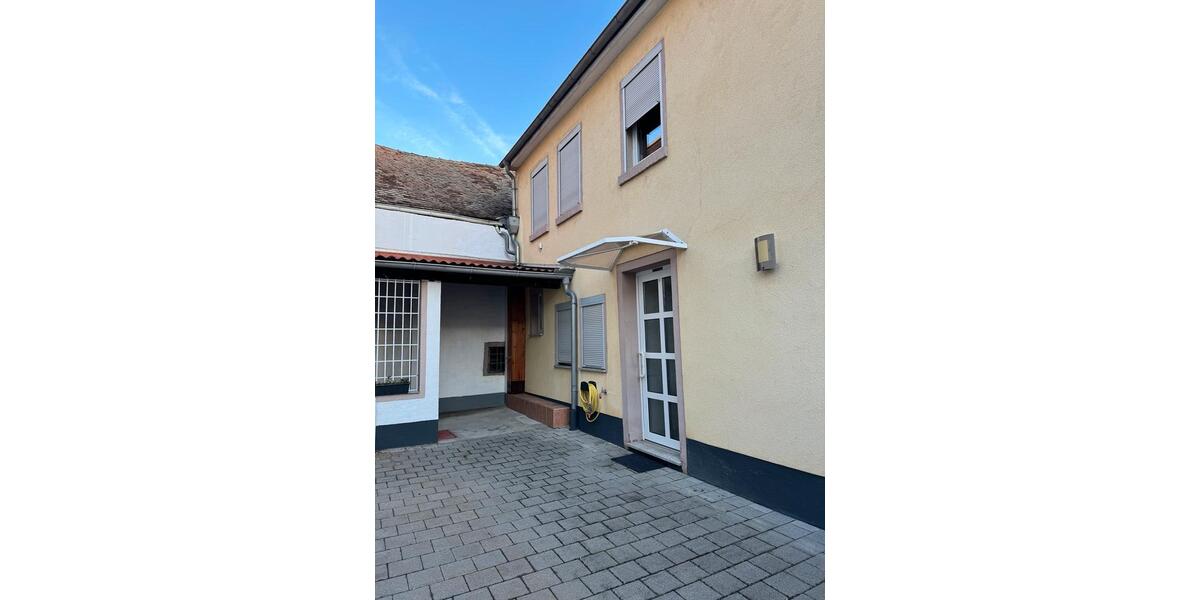 EFH 3ZK Bad mit abgeschlossenem Innenhof, Laube und Außen-WC 3 zimmer