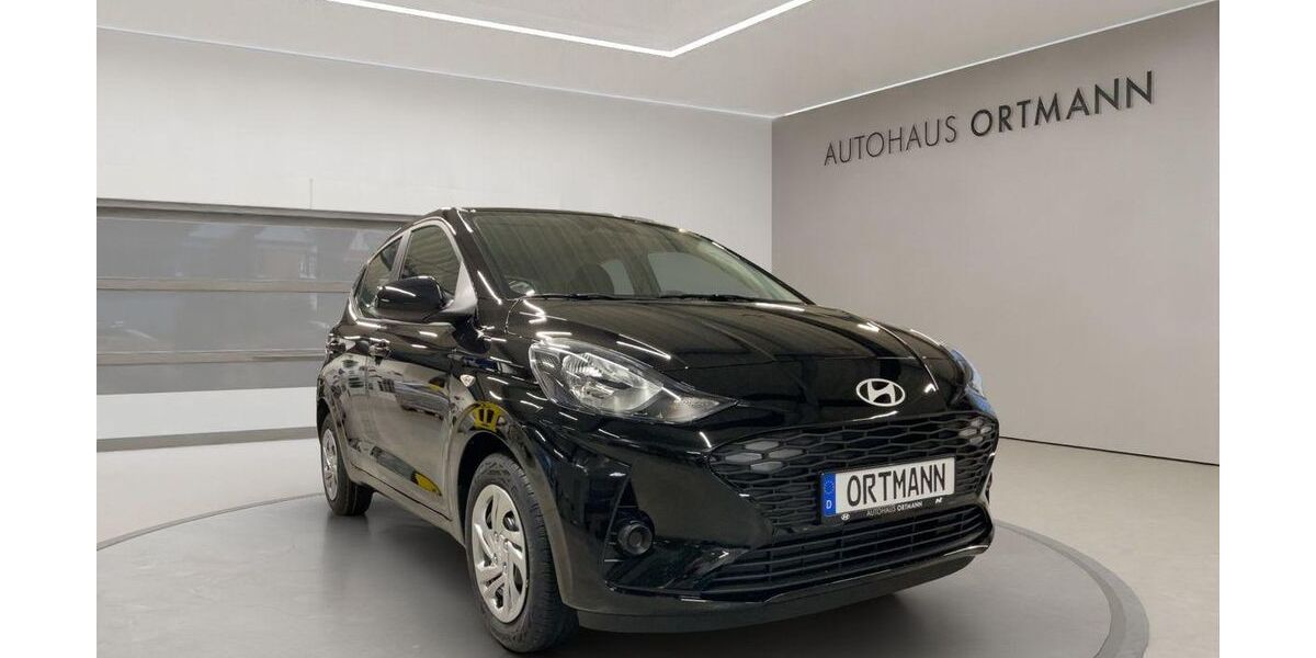 Hyundai i10 9.800 km 16.990 &euro; Wissen 57537