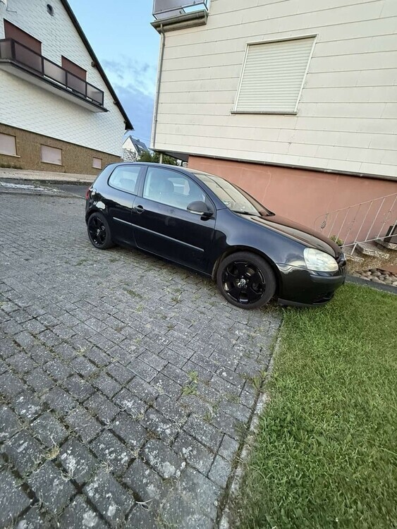 VW golf 5 300.000 km 1.700 € Mittelstrimmig 56858